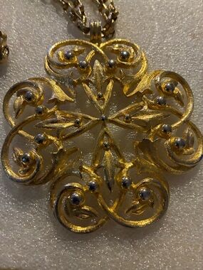 Antique Floral Pendant Necklace - Elegant Women’s necklace